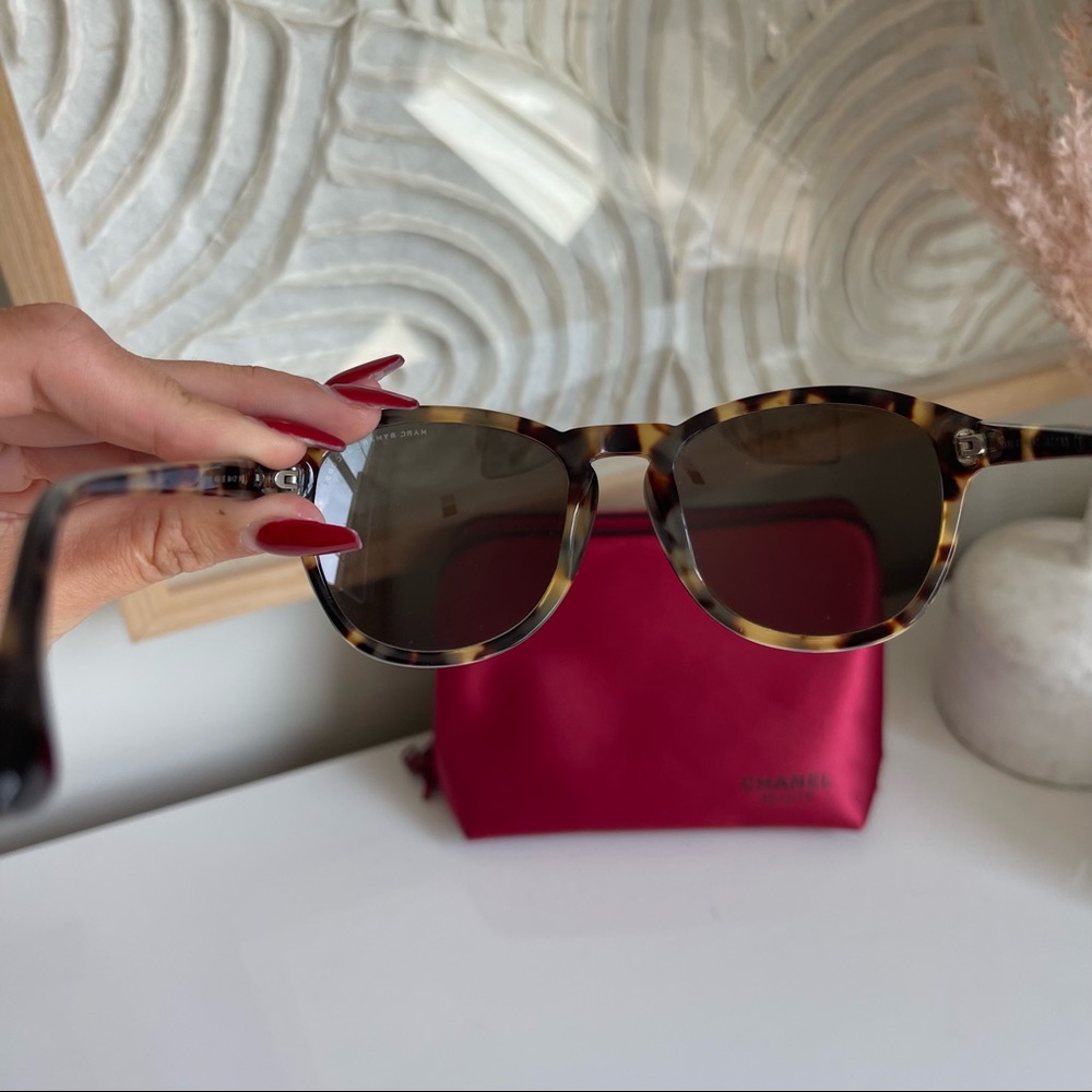 Marc Jacobs Tortoise Sunglasses - Picture 7 of 7